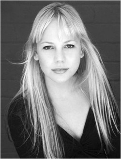 Adelaide Clemens - bio and intersting facts about personal life.