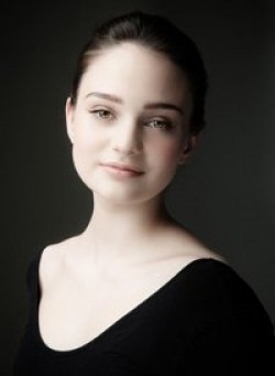 Recent Aisling Franciosi pictures.