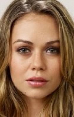 Alexis Dziena - bio and intersting facts about personal life.