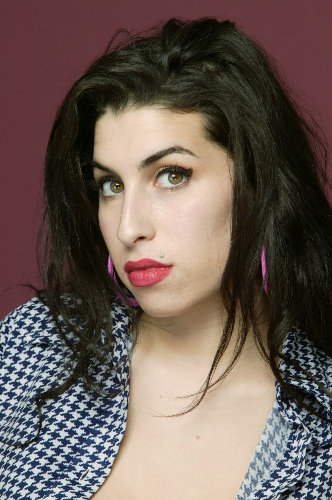 Amy Winehouse - wallpapers.