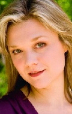 Ariana Richards - bio and intersting facts about personal life.