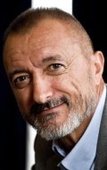 Arturo Perez-Reverte - bio and intersting facts about personal life.