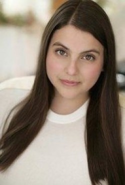 Beanie Feldstein - bio and intersting facts about personal life.