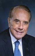 Bob Dole - bio and intersting facts about personal life.