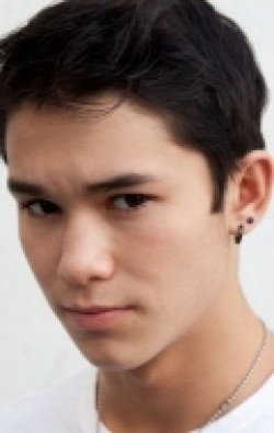Boo Boo Stewart - bio and intersting facts about personal life.