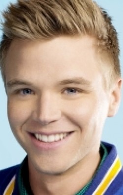 Brett Davern - bio and intersting facts about personal life.