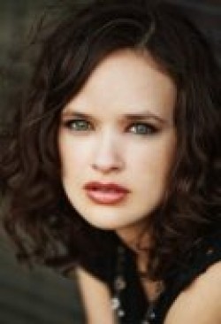 Brina Palencia - bio and intersting facts about personal life.