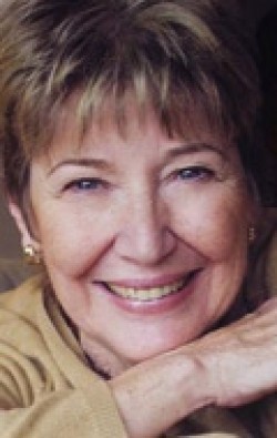 Charlotte Stewart - bio and intersting facts about personal life.