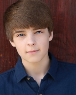 Corey Fogelmanis - bio and intersting facts about personal life.