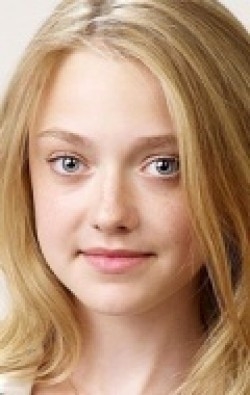 Dakota Fanning - bio and intersting facts about personal life.