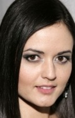 Danica McKellar - bio and intersting facts about personal life.