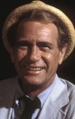 Darren McGavin - bio and intersting facts about personal life.