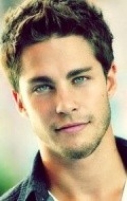 Dean Geyer - bio and intersting facts about personal life.