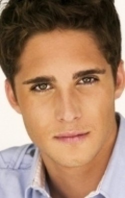 Diego Boneta - bio and intersting facts about personal life.