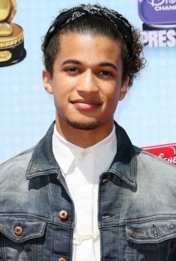 Jordan Fisher - bio and intersting facts about personal life.
