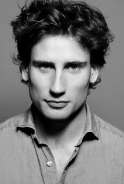 Edward Holcroft - bio and intersting facts about personal life.