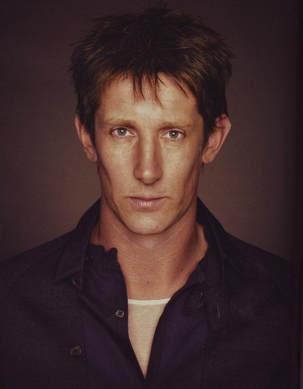 Edwin van der Sar - bio and intersting facts about personal life.