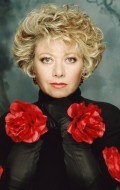 Elaine Paige - bio and intersting facts about personal life.
