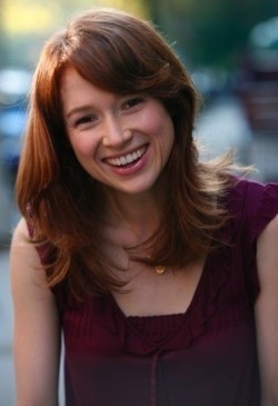 Ellie Kemper - bio and intersting facts about personal life.