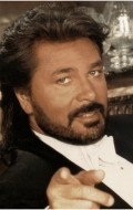 Engelbert Humperdinck - bio and intersting facts about personal life.