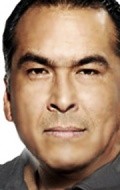 Eric Schweig - bio and intersting facts about personal life.