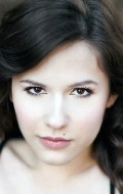 Erin Sanders - bio and intersting facts about personal life.