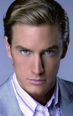 Eugenio Siller - bio and intersting facts about personal life.