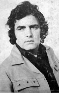Feroz Khan - bio and intersting facts about personal life.