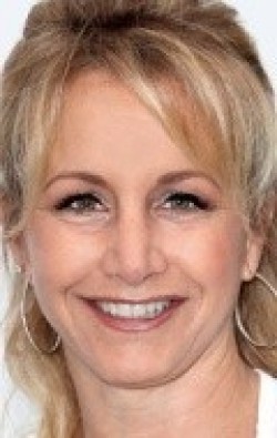 Gabrielle Carteris - bio and intersting facts about personal life.