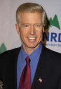 Gray Davis - bio and intersting facts about personal life.