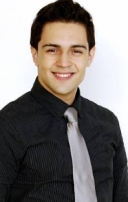 Isaac Reyes - bio and intersting facts about personal life.