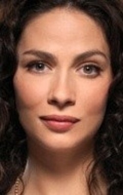 Joanne Kelly - bio and intersting facts about personal life.