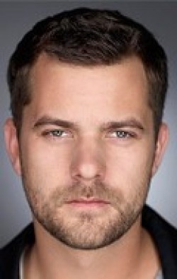 All best and recent Joshua Jackson pictures.