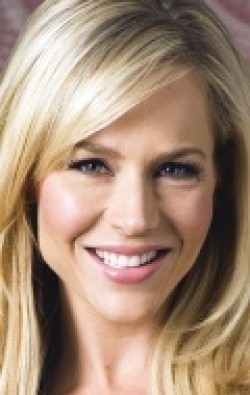 Julie Benz - bio and intersting facts about personal life.