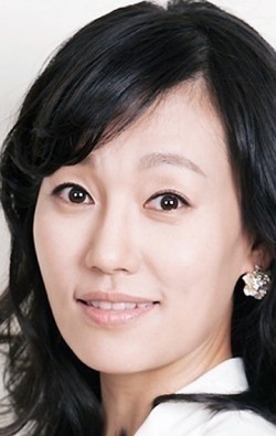 Kyung Jin - bio and intersting facts about personal life.