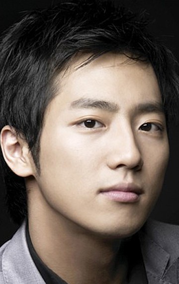 Lee Sang Yeob - bio and intersting facts about personal life.