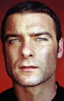 Liev Schreiber - bio and intersting facts about personal life.