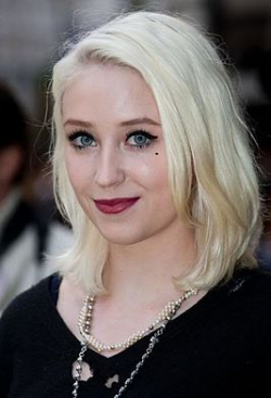 Lily Loveless - wallpapers.
