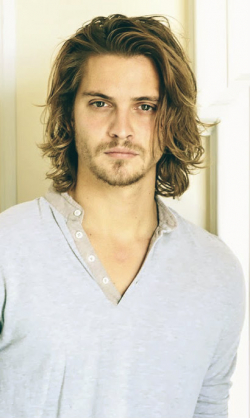 Luke Grimes - bio and intersting facts about personal life.