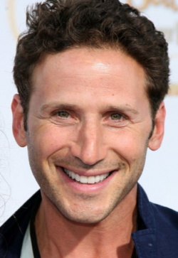 Mark Feuerstein - bio and intersting facts about personal life.