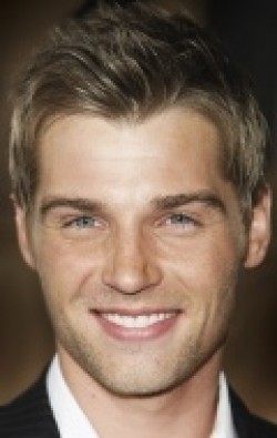 Mike Vogel - bio and intersting facts about personal life.