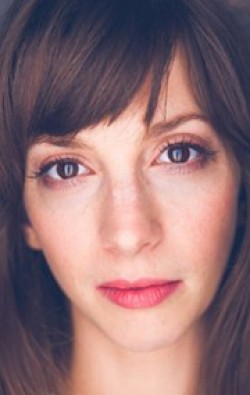 Molly Bernard - bio and intersting facts about personal life.