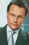 Neil Stuke - bio and intersting facts about personal life.