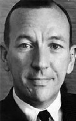 Noel Coward - bio and intersting facts about personal life.