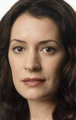Paget Brewster - bio and intersting facts about personal life.