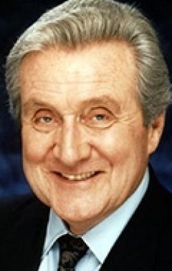 Patrick Macnee - bio and intersting facts about personal life.
