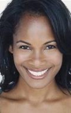 Robinne Lee - bio and intersting facts about personal life.