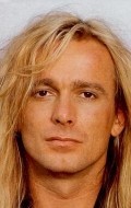 Robin Zander - bio and intersting facts about personal life.