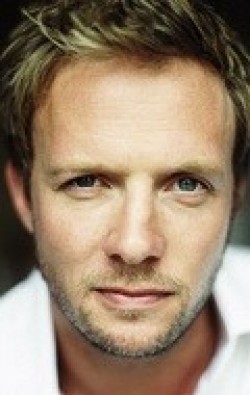 Rupert Penry-Jones - bio and intersting facts about personal life.