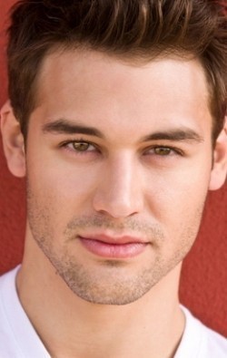 Ryan Guzman - bio and intersting facts about personal life.